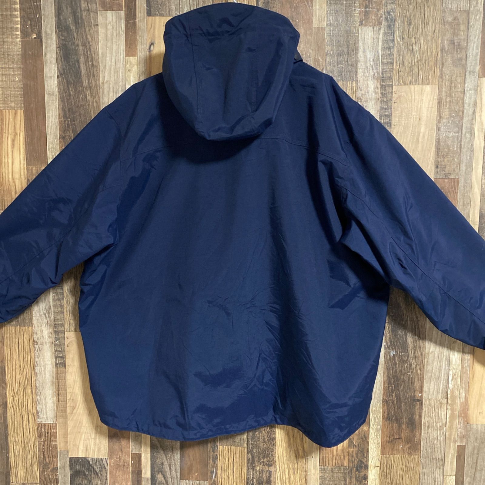 ナイロンジャケット ロゴ