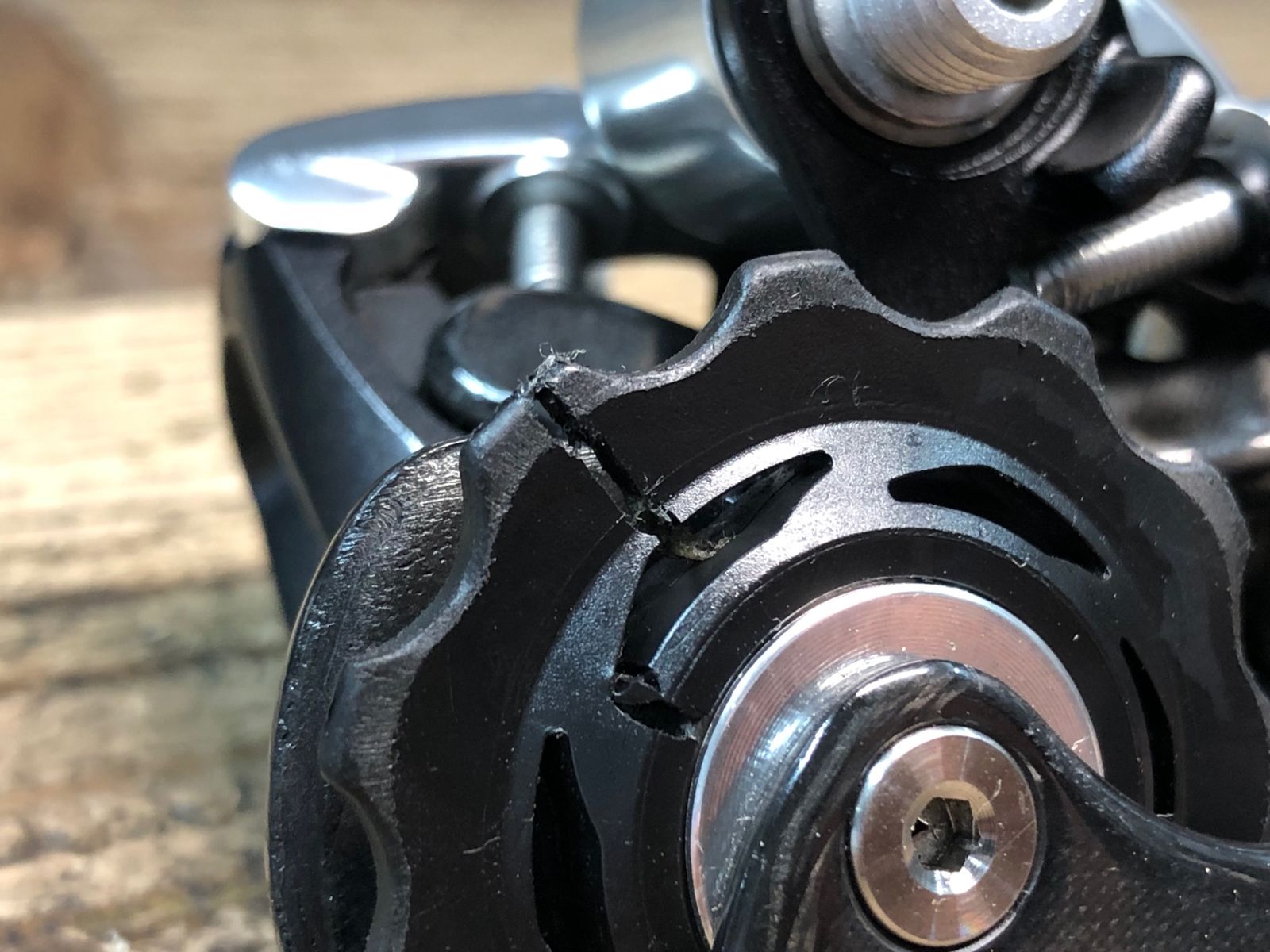 JN042 スラム SRAM レッド RED リアディレイラー 10S シルバー プーリー割れのためジャンク WWW_WATERFRONTPROPERTIESOFMAINE_COM