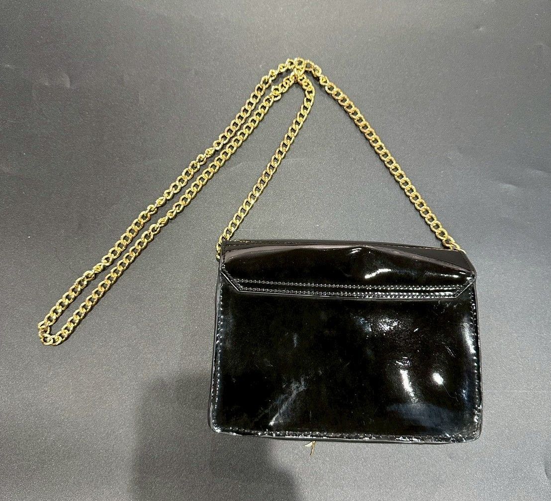 ジミーチュウ エナメル チェーンバッグ 黒 B25100754