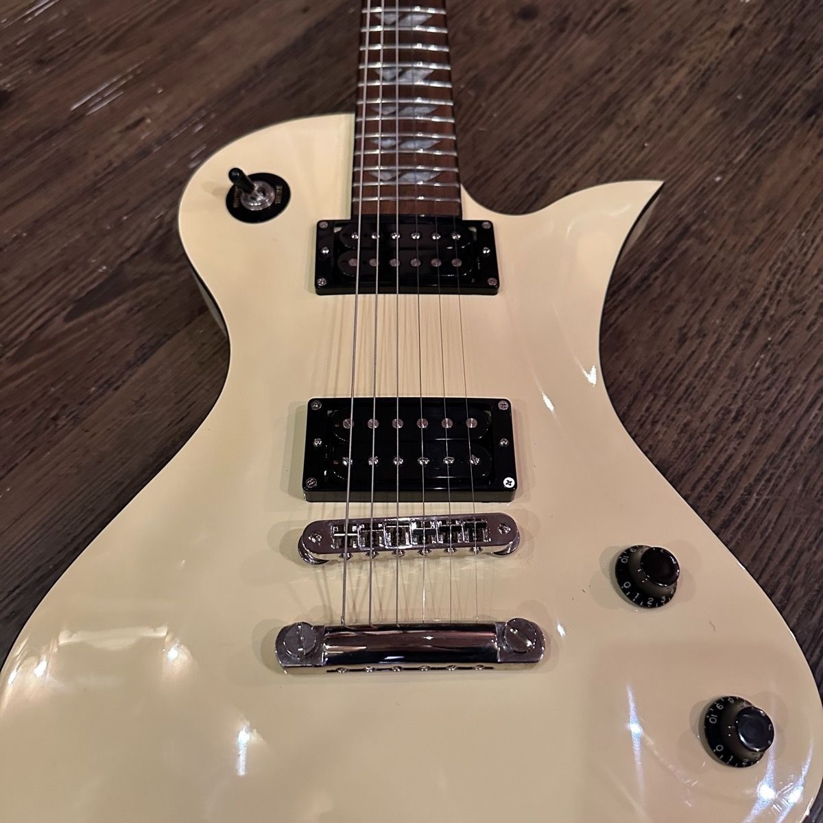 Fernandes RAVELLE Standard White Electric Guitar エレキギター