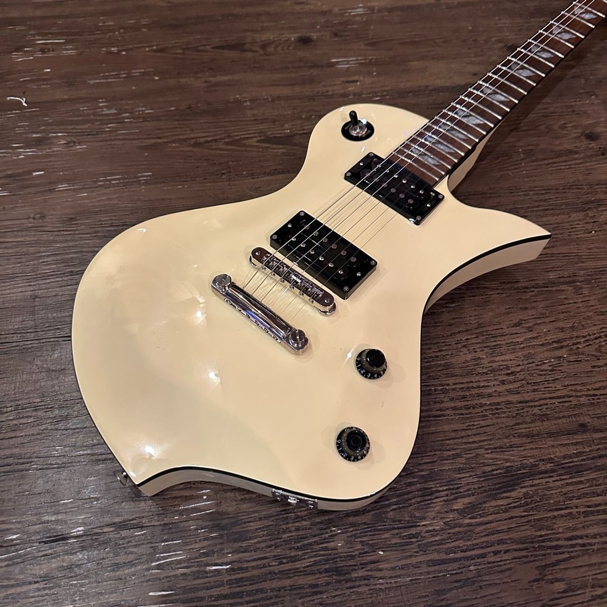 Fernandes RAVELLE Standard White Electric Guitar エレキギター