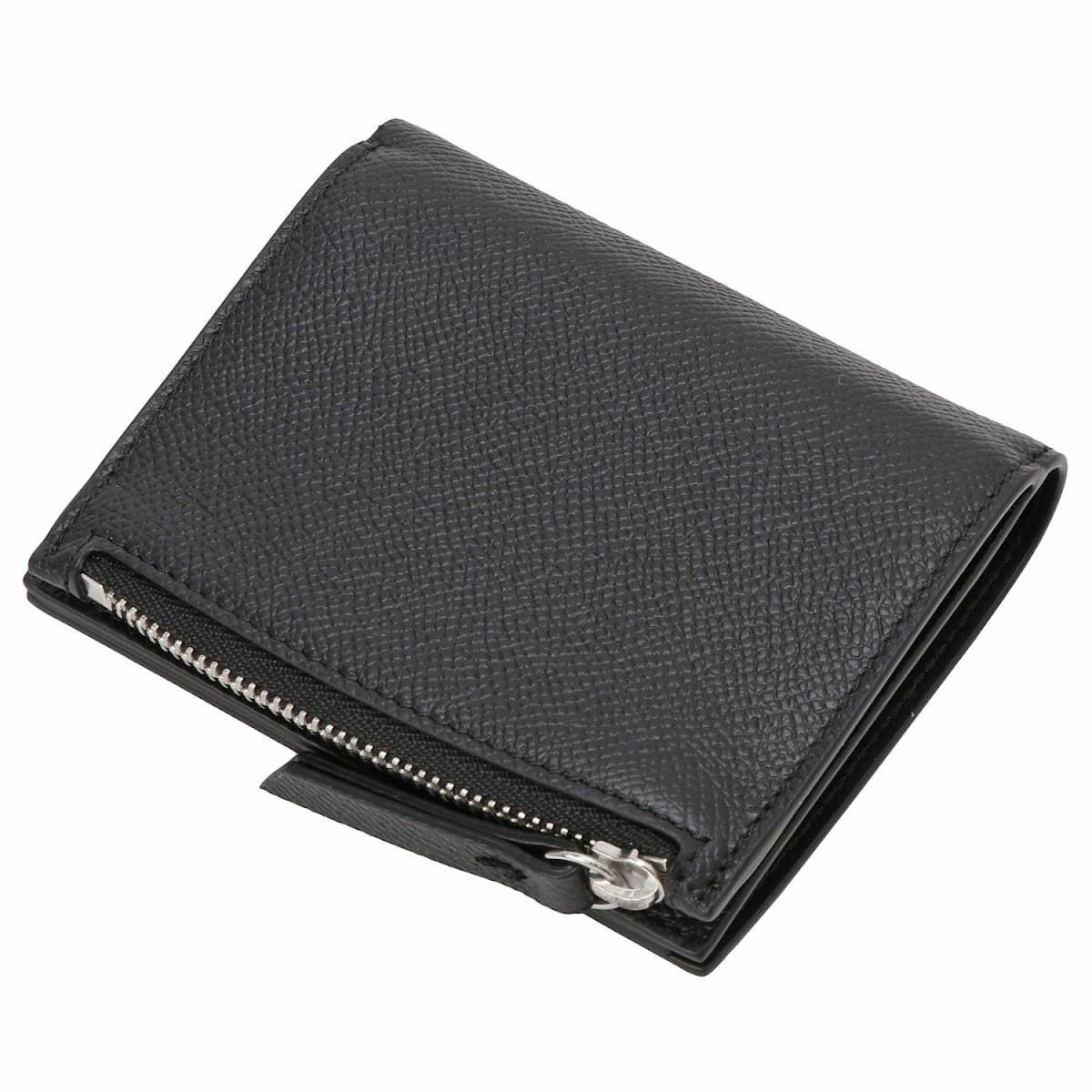 簡素な メゾンマルジェラ 二つ折り財布 ミニ財布 メンズ レディース ブラック MAISON MARGIELA SMALL FLIP FLAP WALLET SA1UI0020 P4745 T8013 お洒落コーデ