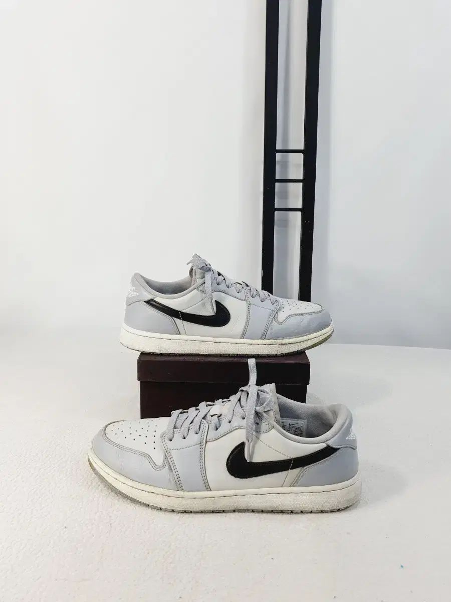 NIKE ナイキ エア ジョーダン 1 ゴルフシューズ スパイクレス ウルフ グレー 黒 290