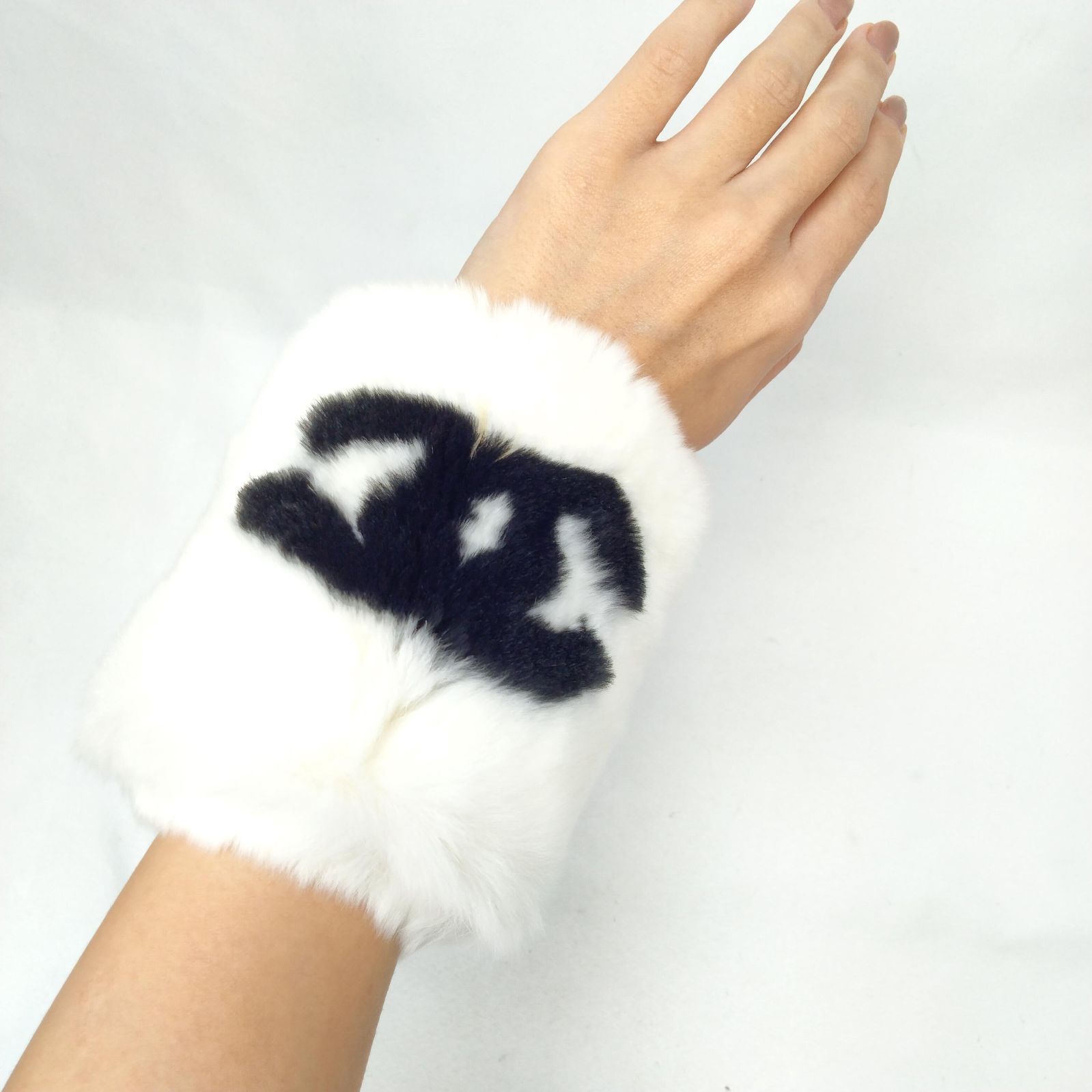 ️CHANEL ️シャネル ココマーク リストバンド ラビットファー ホワイト