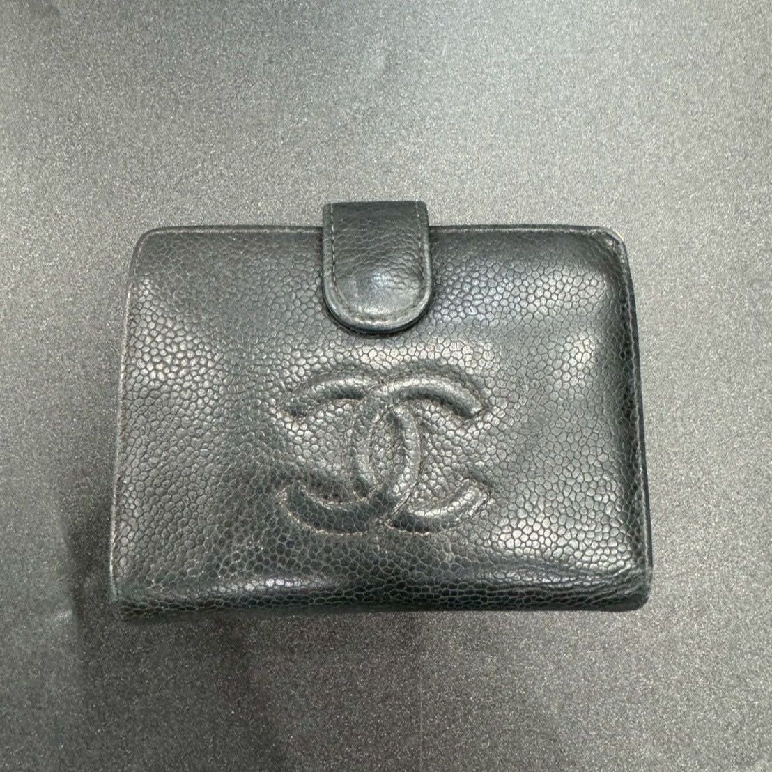 シャネル キャビアスキン 二つ折り財布 B25101211