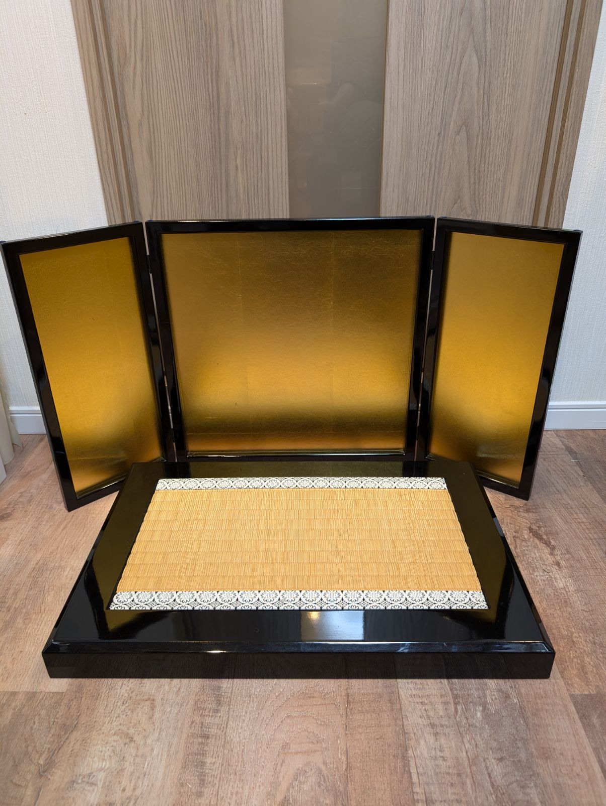 ●新品●　日本伝統工芸品金沢箔　金箔押屏風セット 五月人形 端午の節句 セットまとめ売り 黒塗流備畳台 20