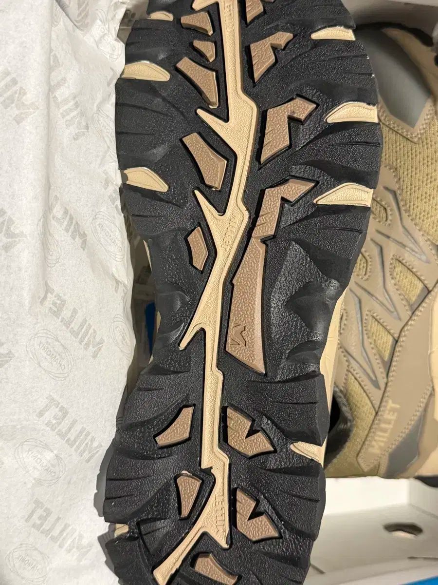 ミレー 登山靴 トレッキングシューズ