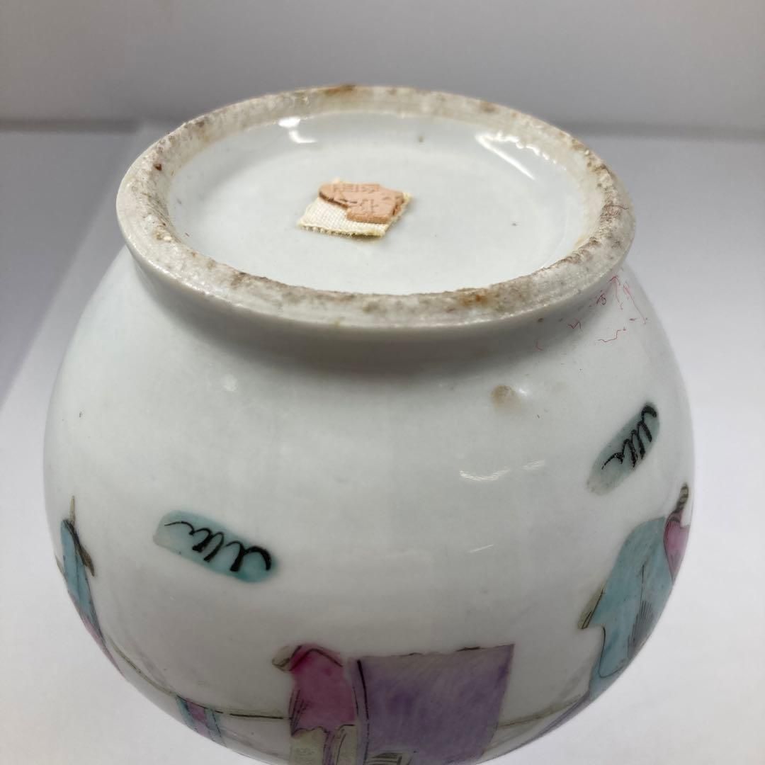 中国清時代　粉彩人物画　花入　一対高さ13.4・12.8㎝東な7-0131☆2F 中国清時代 粉彩人物画 花入 一対高さ13.4・12.8㎝東