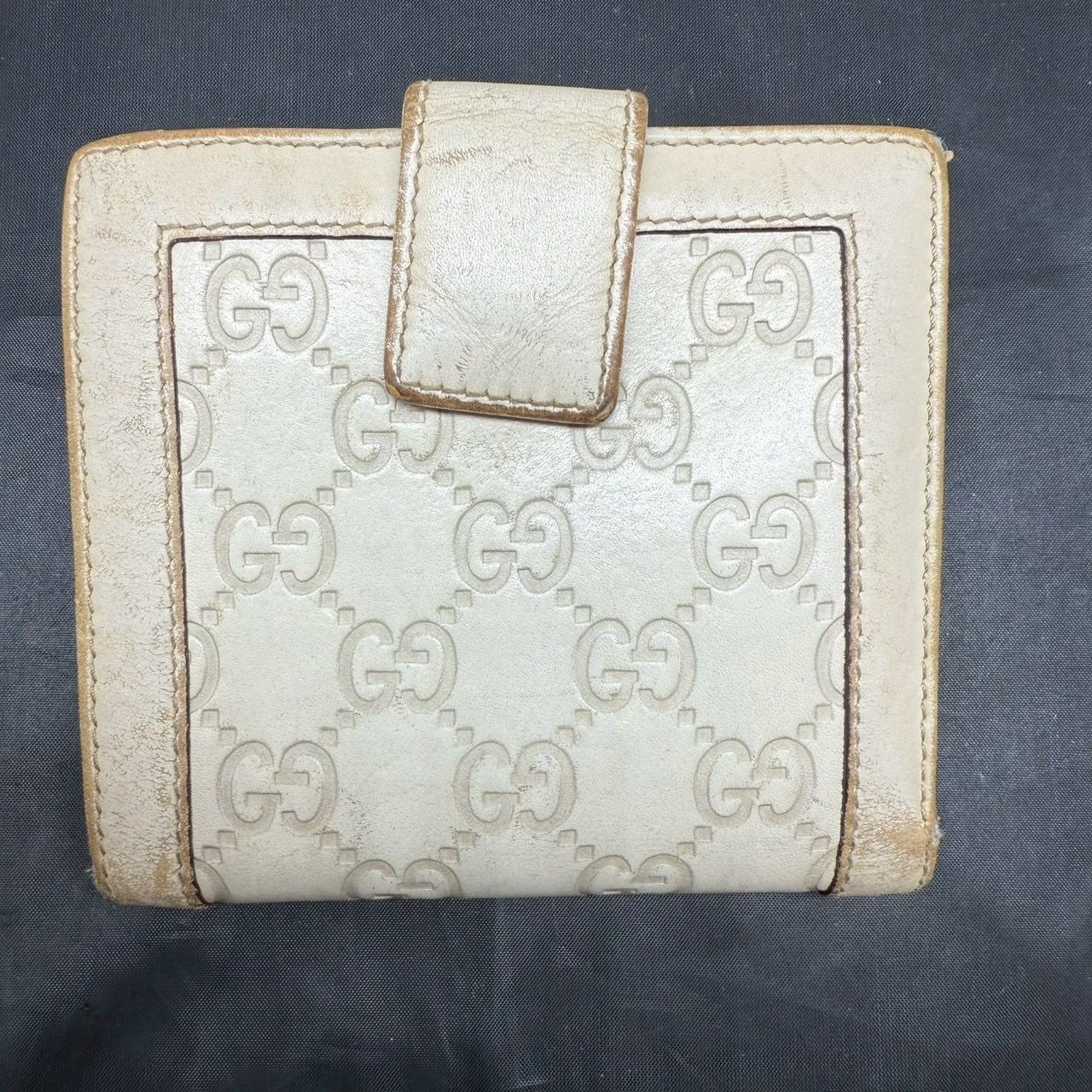 グッチ グッチシマ 二つ折り財布 白 B25100857