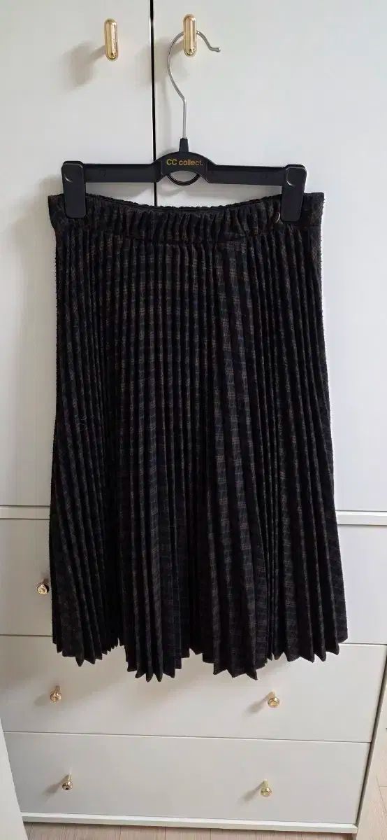 サースデーアイランド ウール チェック プリーツスカート