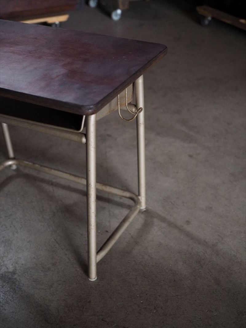 今すぐ一括検索！ 昭和レトロ 小さな学校机 昭和中期 古録展 送料無料 品番F4479