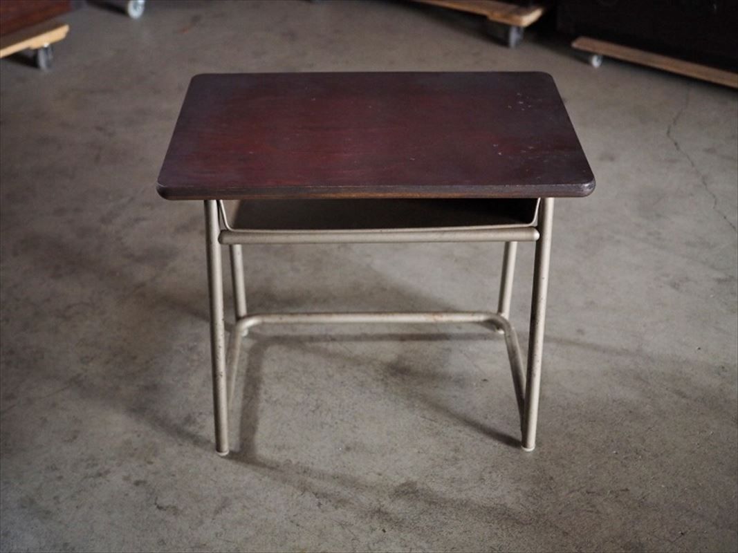 昭和レトロ 小さな学校机 昭和中期 古録展 送料無料 品番F4479