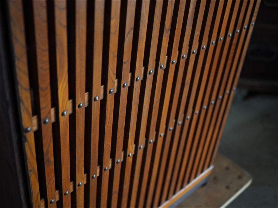 格子リメイクのレトロな飾り棚 昭和前期 古録展 品番S10815 MARWIL-DEMENAGEMENTS_CH