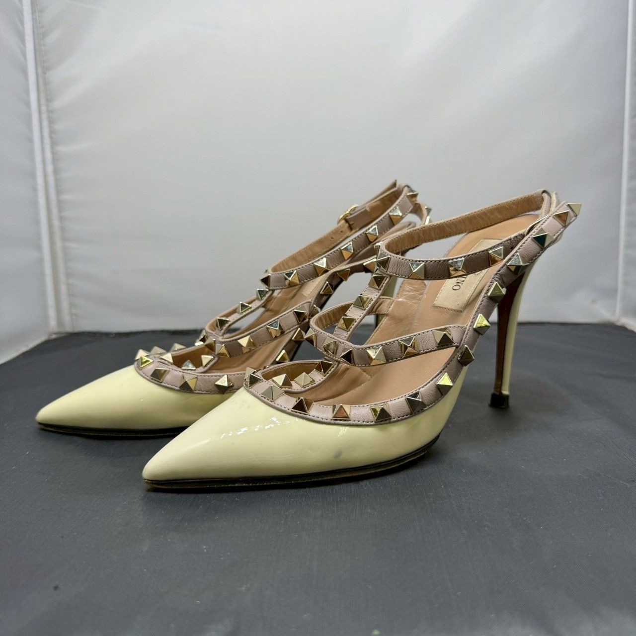 ヒールパンプス ベージュ