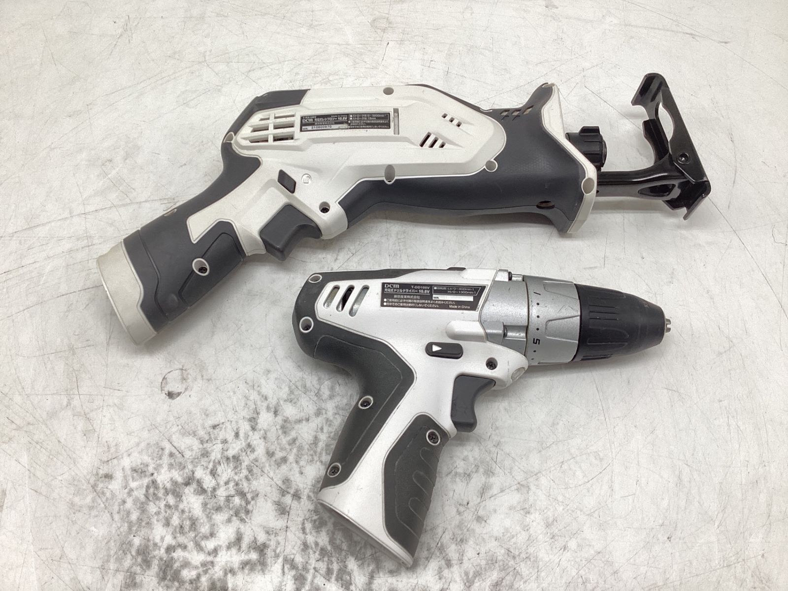 DCM T-RS108V 充電式レシプロソー【リライズ野田愛宕店】【店頭取引限定】【中古】【管理番号：ITYZDSNMI1JG】 中古品】☆DCM 充電式レシプロソー T-RS108V バッテリー1点 充電器