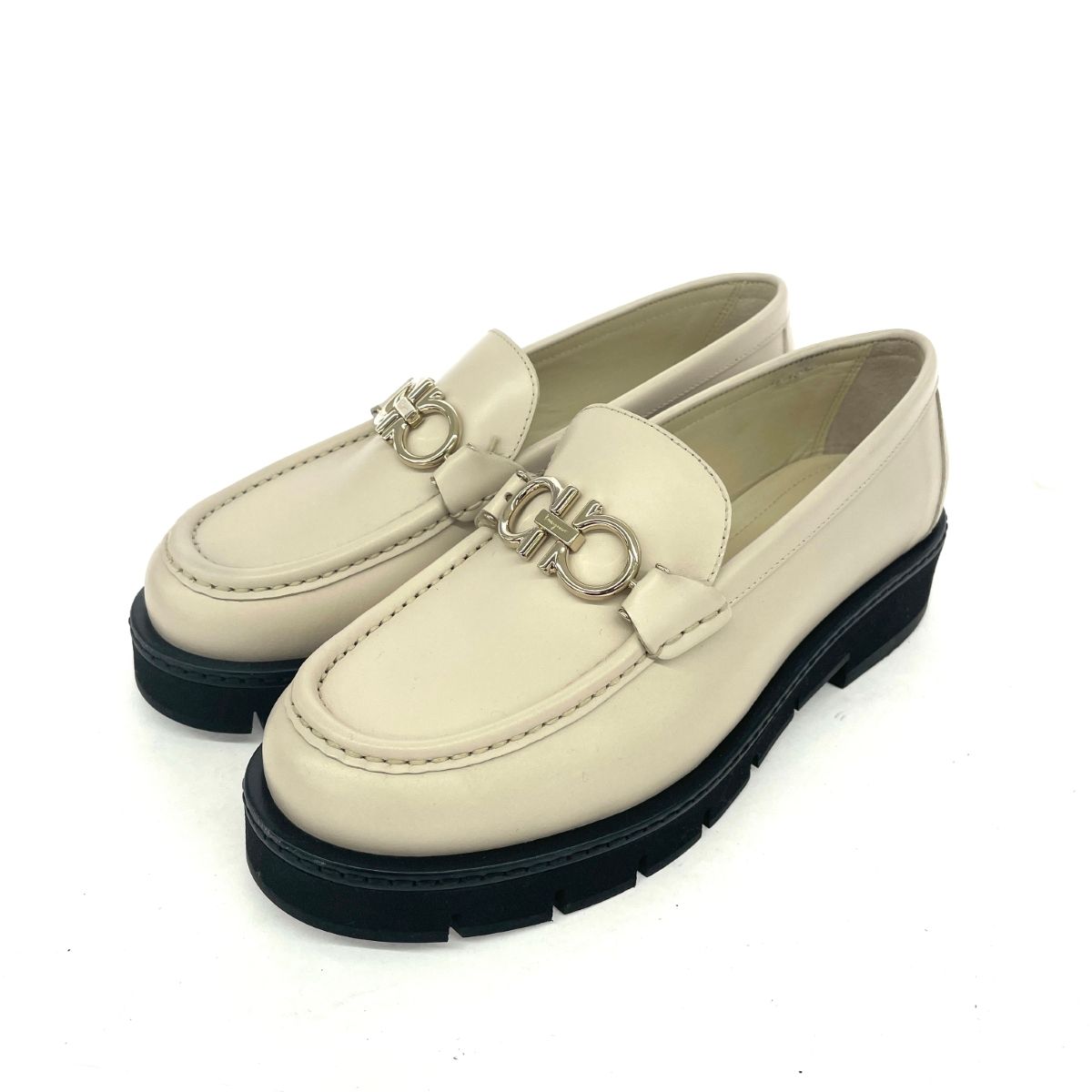 Salvatore Ferragamo サルヴァトーレフェラガモ ローファー 表記サイズ