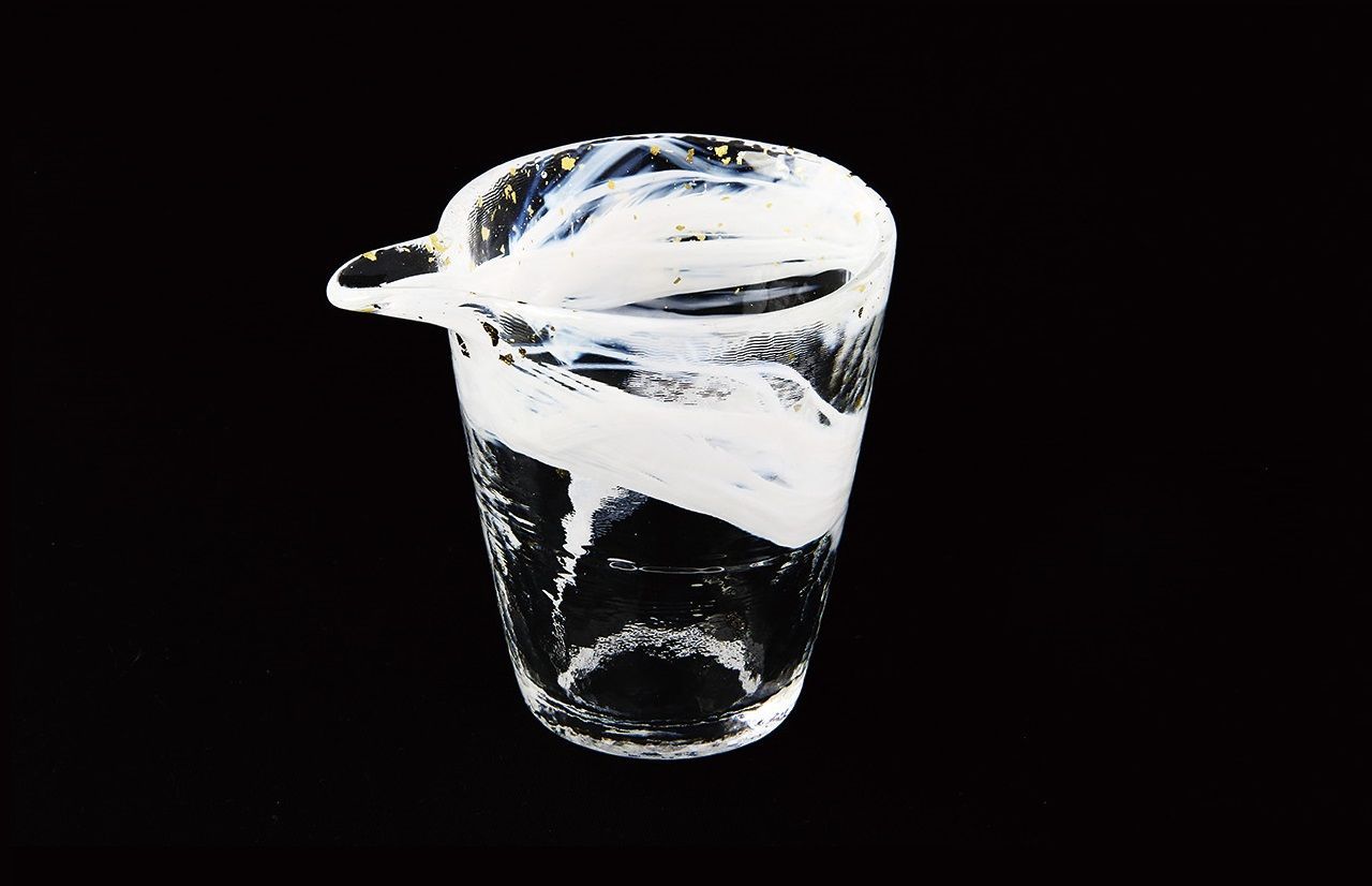 藍花 箔墨流し 片口 ぐい呑ギフトセット 白 ぐい呑 2個 ギフトボックス入り ワールドクリエイト|30534