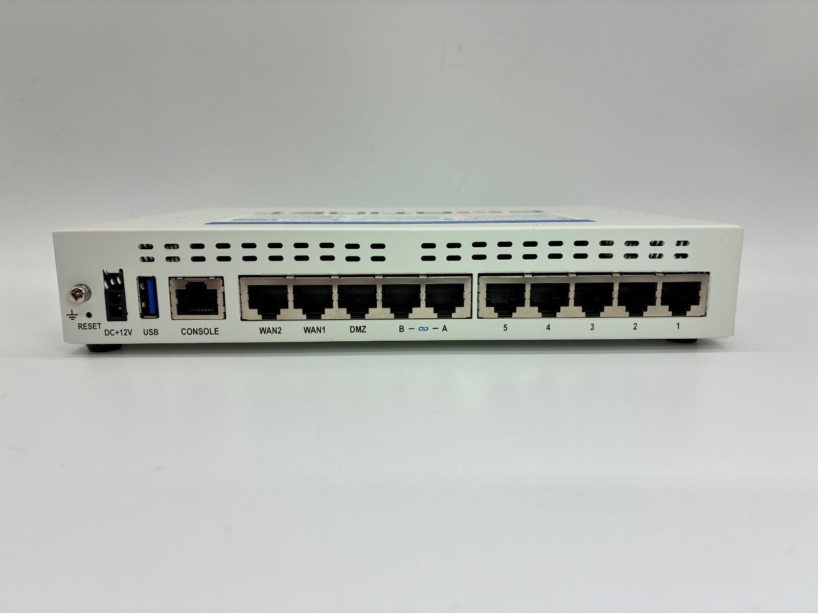 FortiGate 60F Fortinet ギガビット対応 UTM ルーター 小規模オフィス向け 高速モデル FG-60F