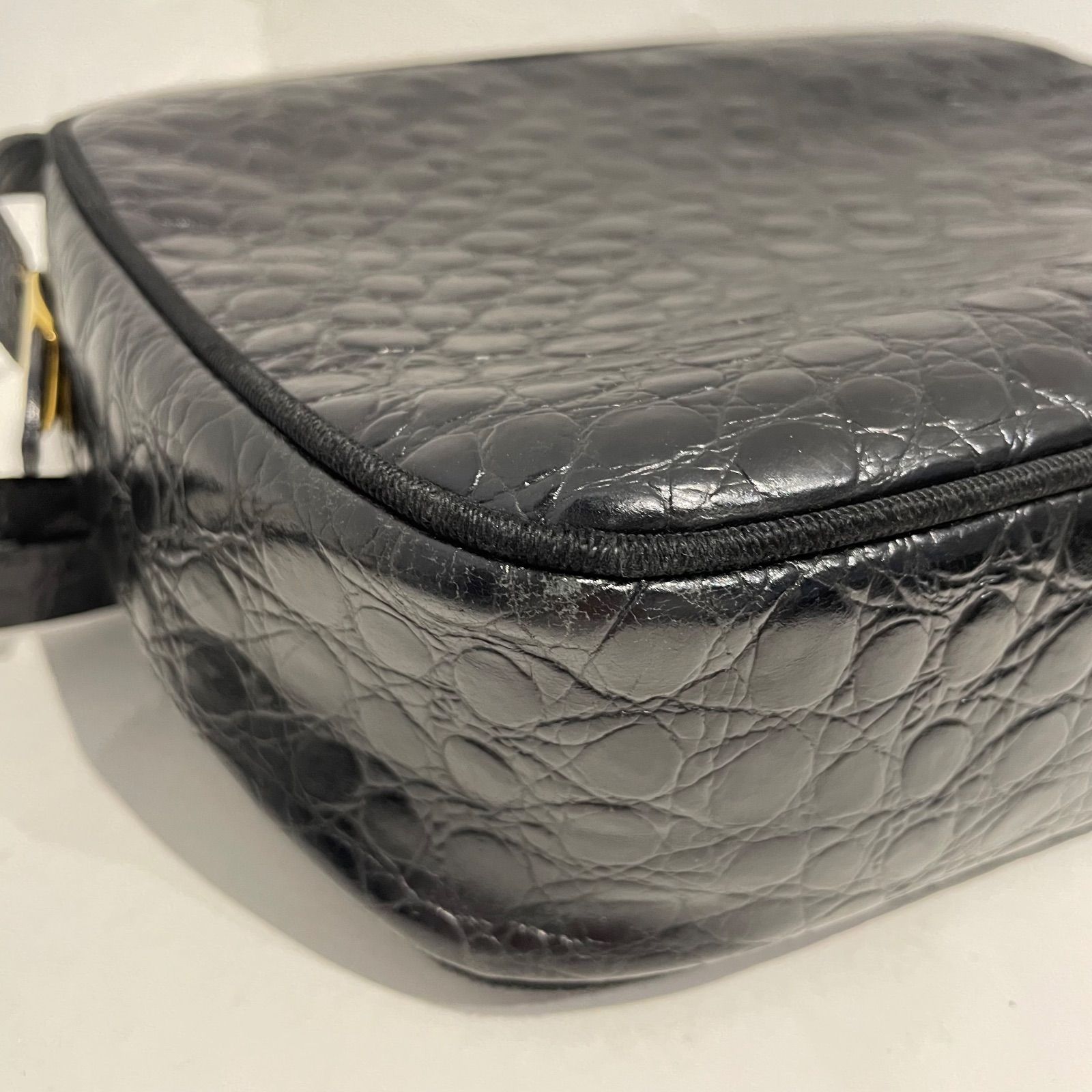 フェラガモ ヴァラ