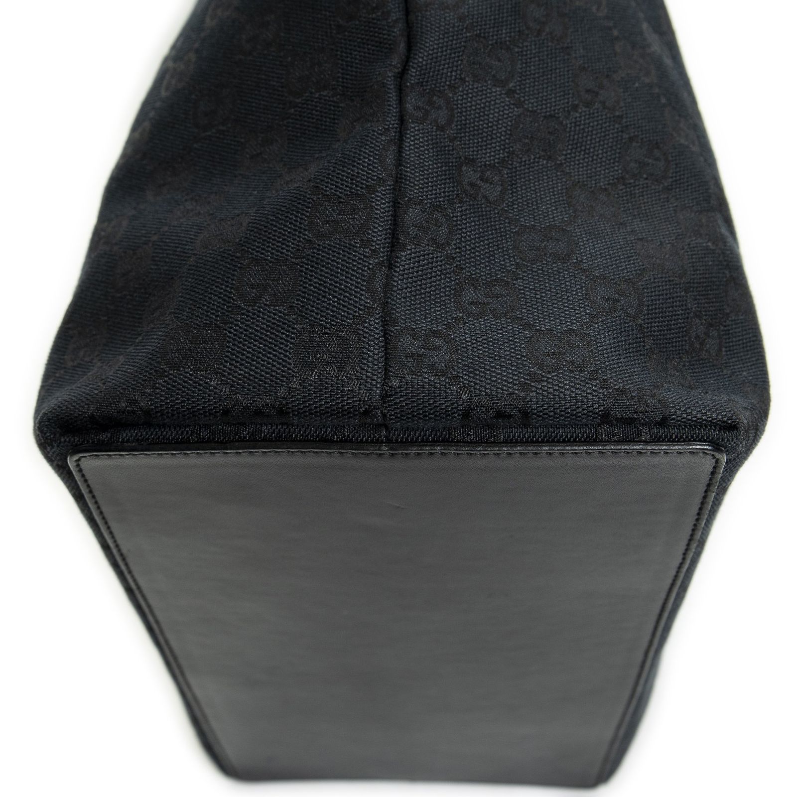 GUCCI グッチ大縦型オープントート黒GGキャンバスA