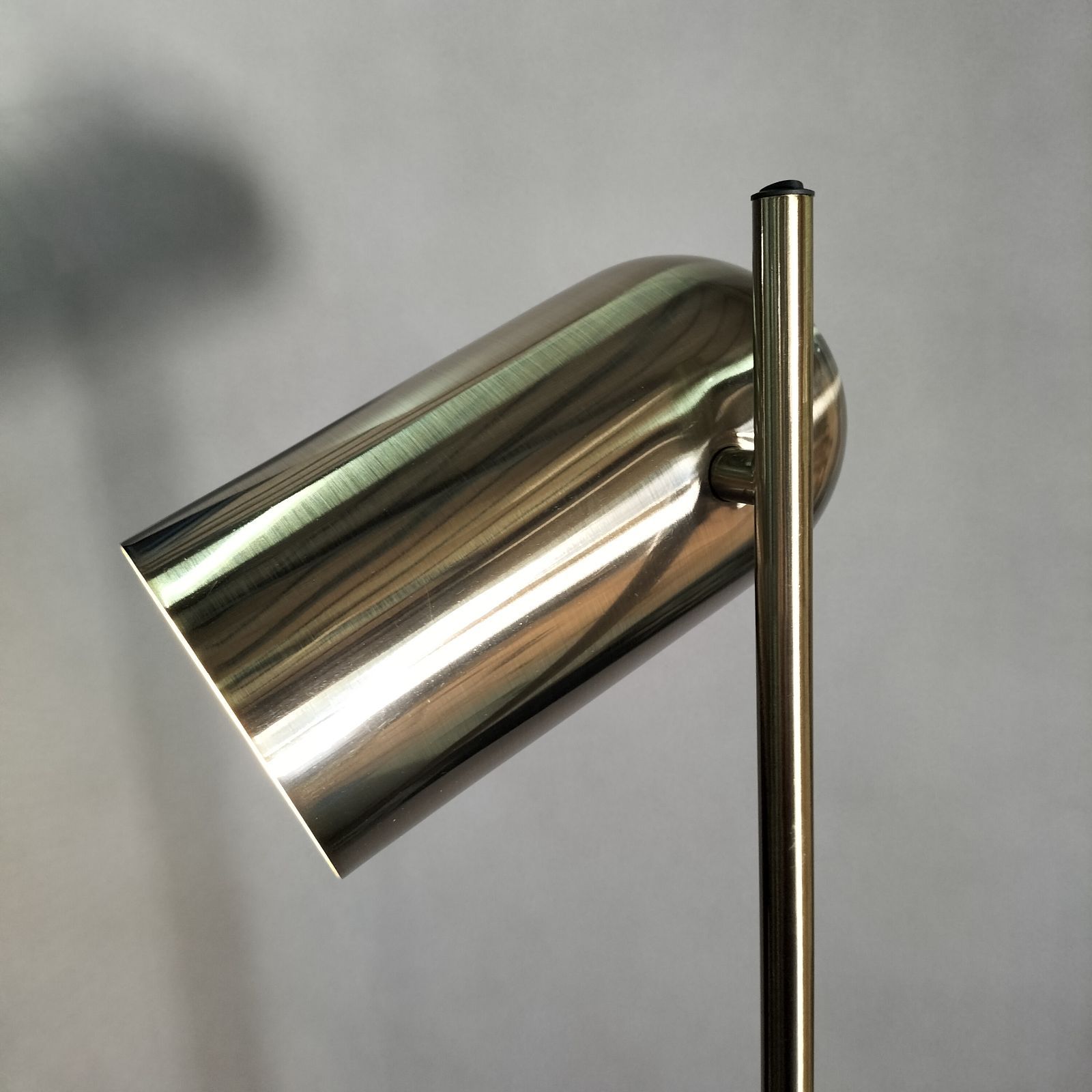 AYTM LUCEOフロアランプ ゴールド モデルルーム展示品(320) - メルカリ