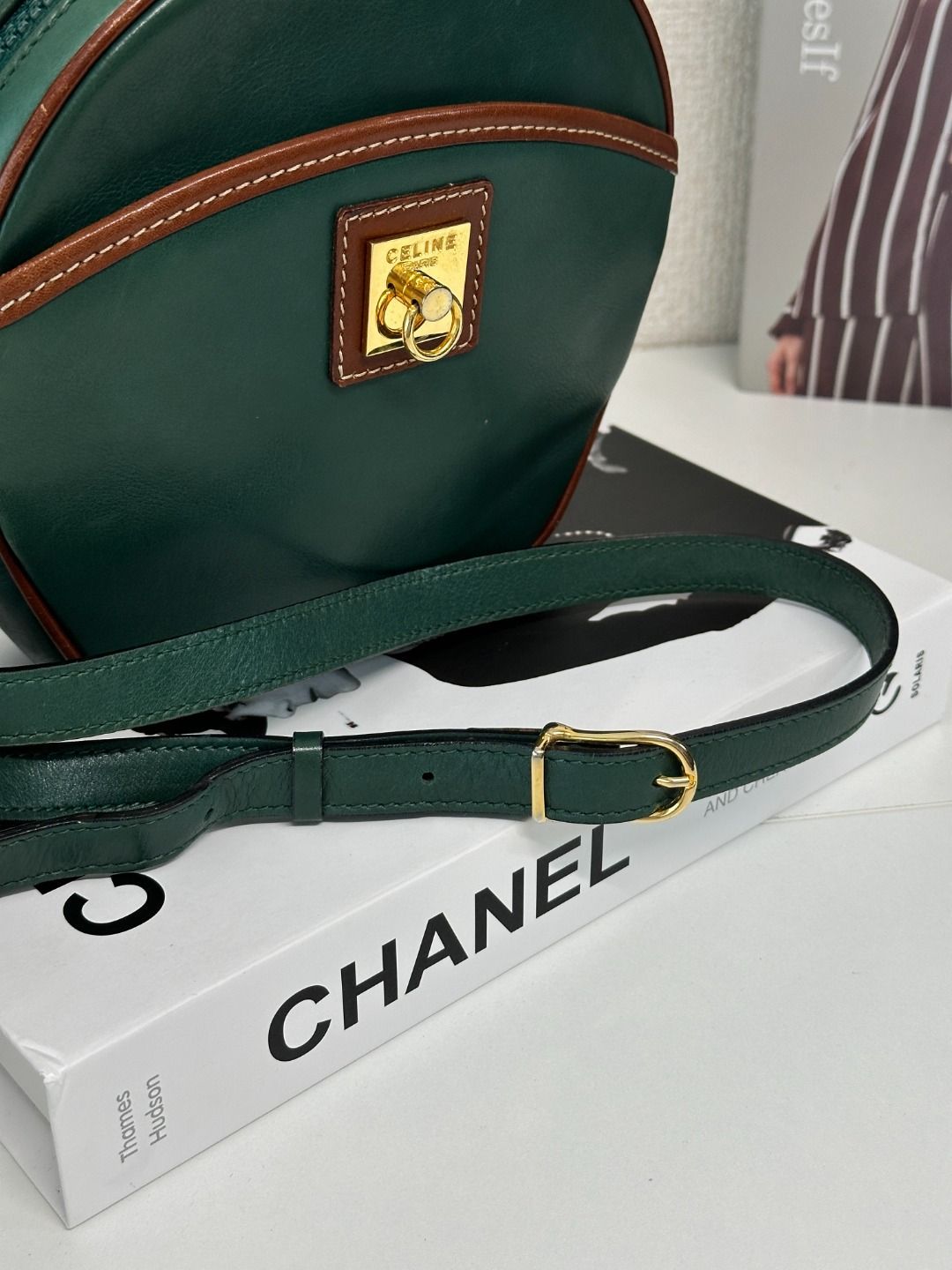 ハーフムーン ショルダーバッグ