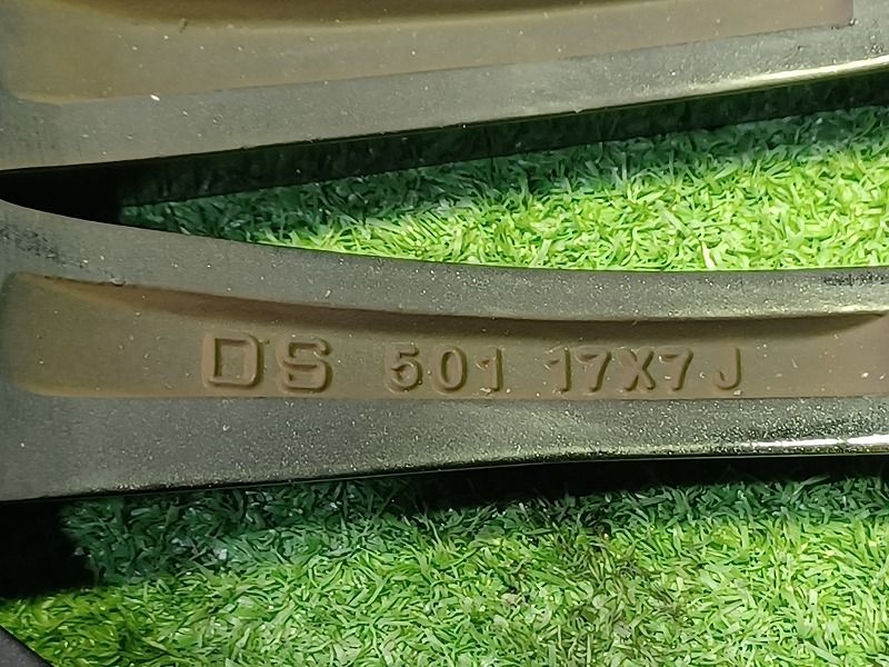 ｶﾛｰﾗﾂｰﾘﾝｸﾞ ホイール