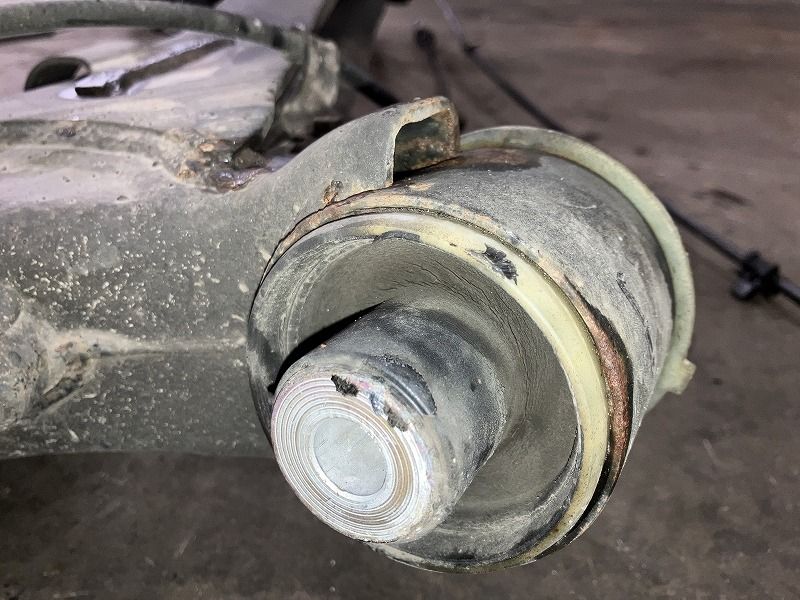 リアアクスルビーム