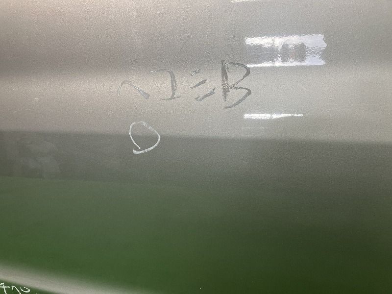 右フロントドア