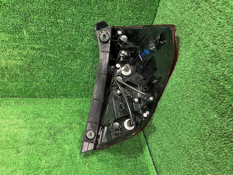 フィット GP6 左テールランプ テールライト ハイブリッド L ホンダセンシング スタンレー W3699 33550-T5A-N31 RP58M