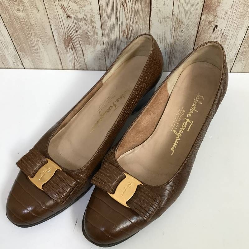 タ サルヴァトーレ フェラガモ Salvatore Ferragamo ヴァラリボンパンプス ６1|2 23.5㎝相当 ブラウン