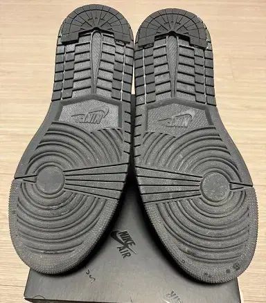 トラヴィス スコット X エア ジョーダン 1 ロー OG ブラックファントム