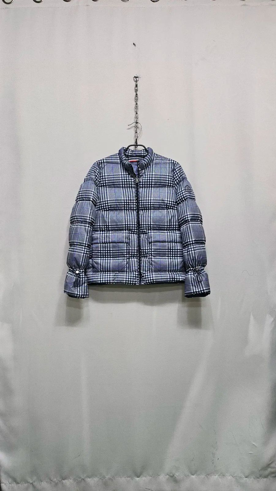 トミーヒルフィガー 中軽量 ダウン