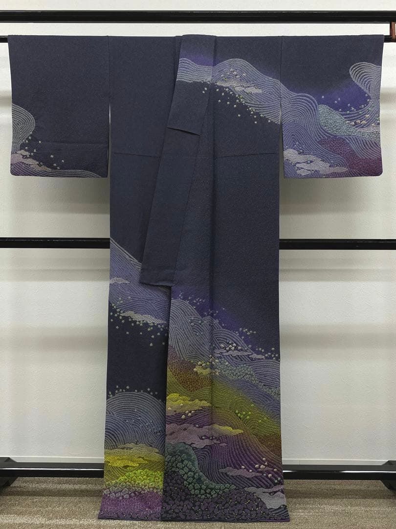 滝泰謹製 落款入 おぼろ染め 襲絞り 手刺繍 訪問着 金通し 紋意匠 正絹