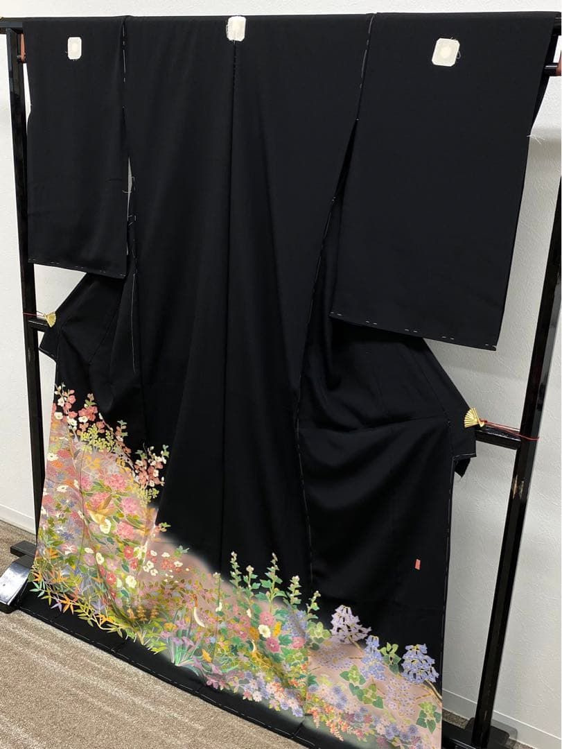 本加賀友禅 黒留袖 中野星峰 落款入 「桐に鴨」 仮絵羽 未仕立て 本加賀友禅 黒留袖 中野星峰 落款入 「桐に鴨」 仮絵羽 未仕立て