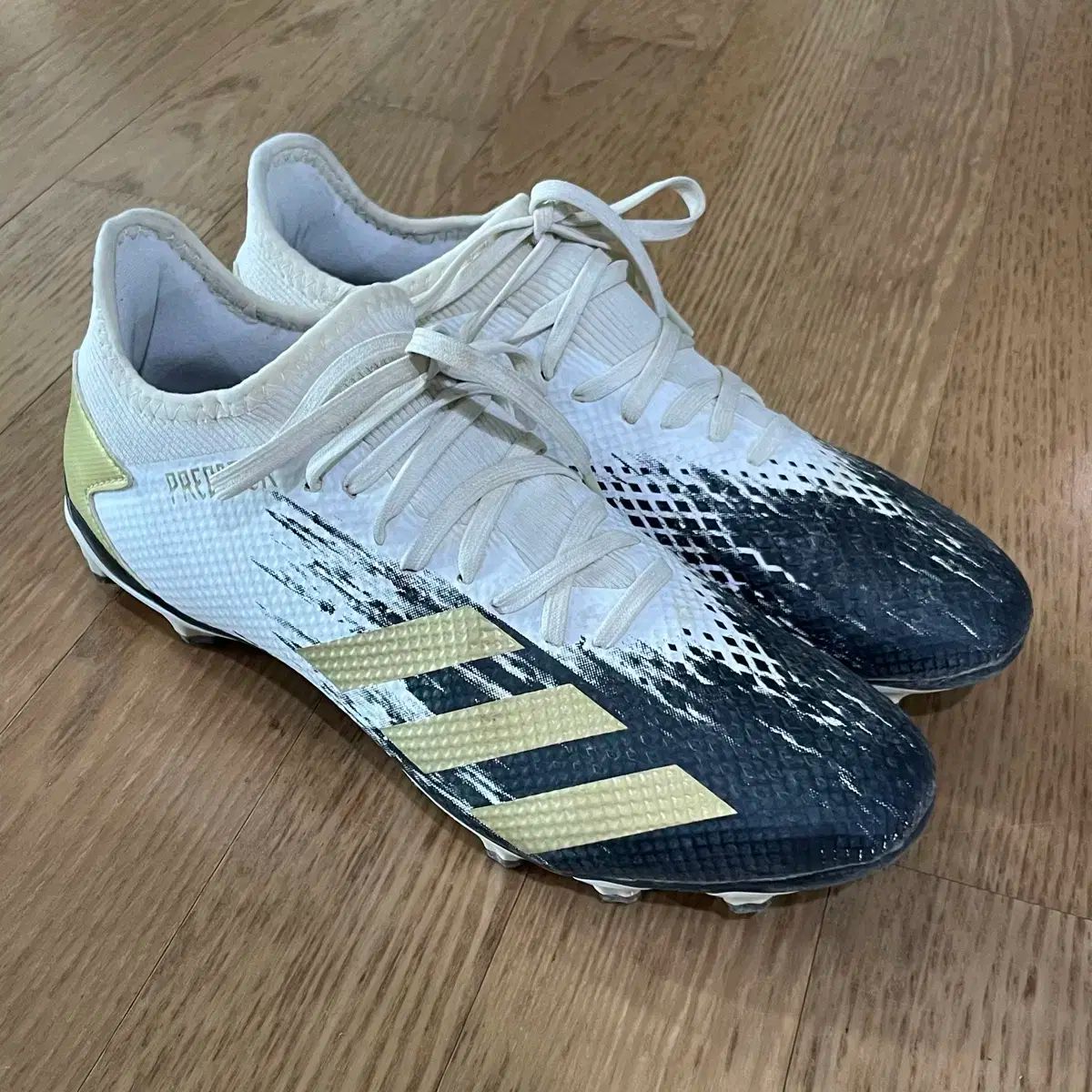 アディダス プレデター サッカーシューズ 255-260