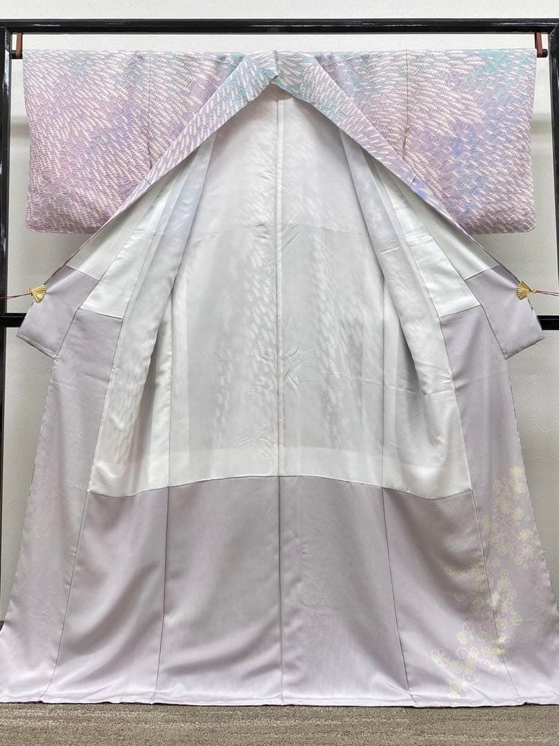 滝泰謹製 落款入 訪問着 おぼろ染 絞り 銀通し 刺繍 正絹 躾糸付き X319 楽天市場】滝泰 着物（種類（着物）訪問着）の通販