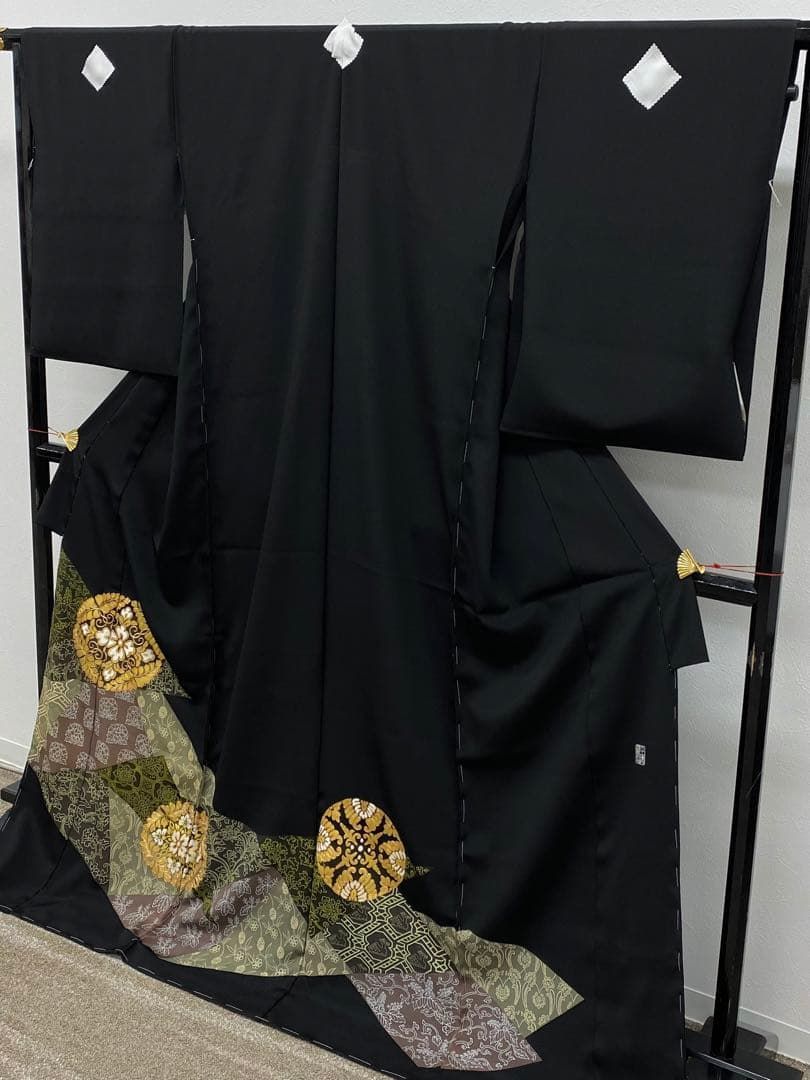 千總謹製 落款入 黒留袖 仮絵羽 未仕立て品 金駒 手刺繍 金彩 八掛付き