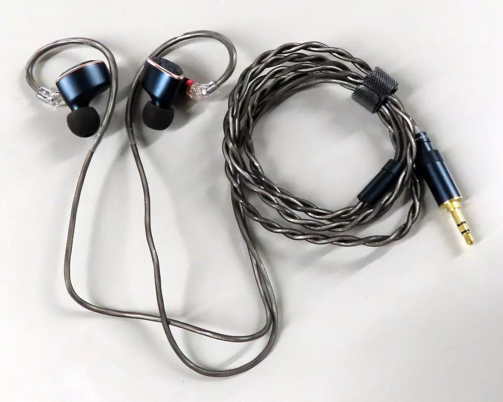 ヘッドフォン FiiO インイヤー型イヤホン FH15 FIO-IEM-FH15-B