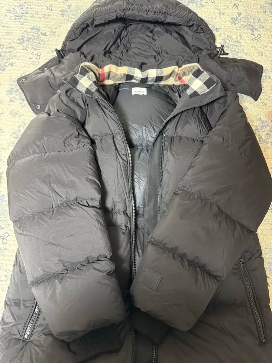 完全な Mサイズ BURBERRY バーバリー ブラック ダウンジャケット ロング丈 最大60％OFF！