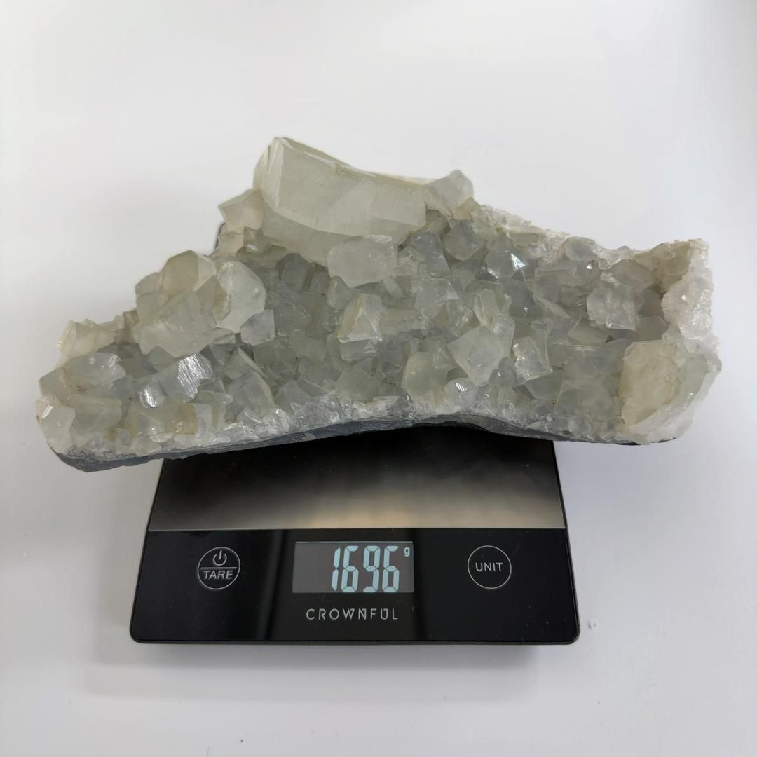 E31871 アポフィライト 魚眼石 インド 沸石 ゼオライト 天然石 鉱物 原石 パワーストーン 沸石 ゼオライト