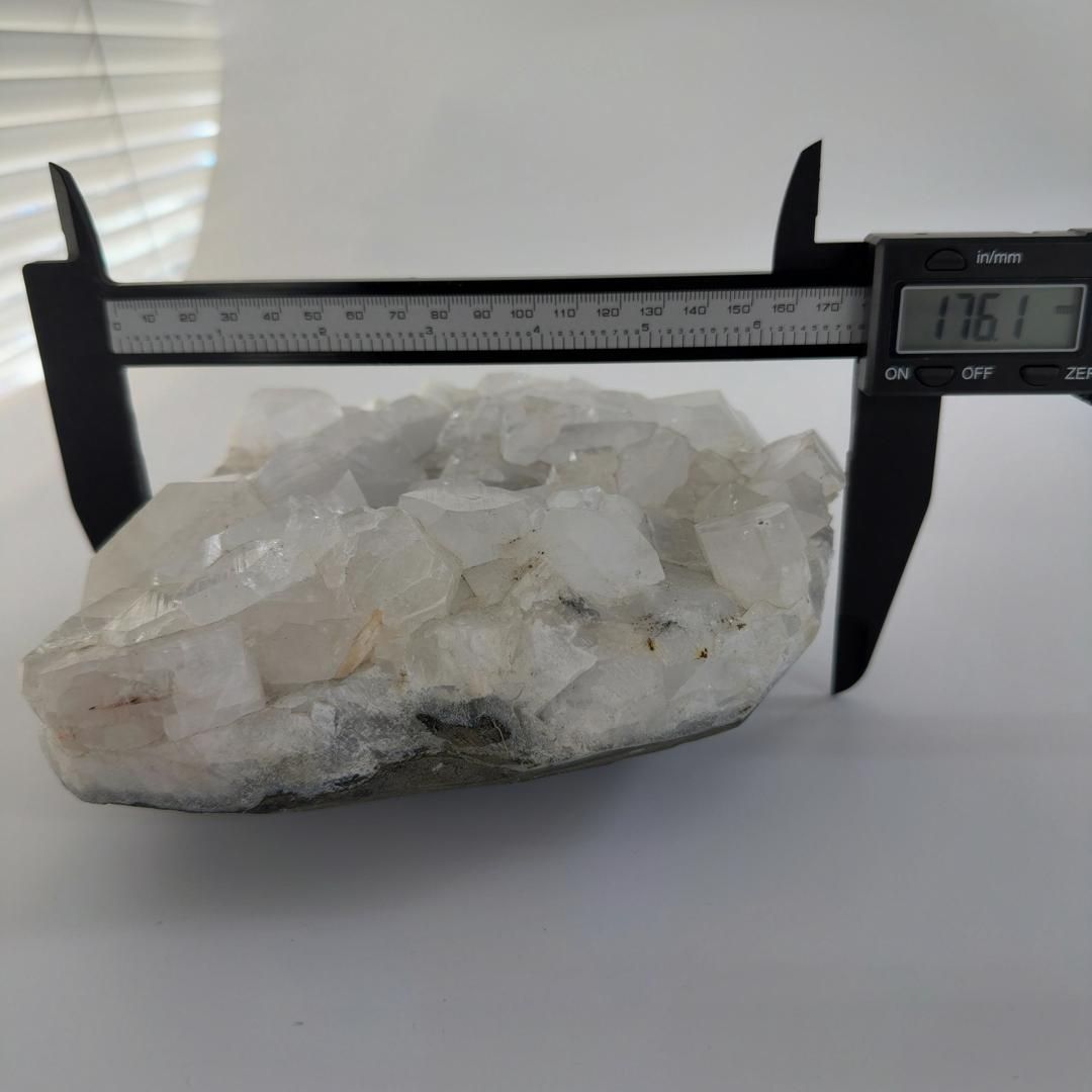 E31873 アポフィライト 魚眼石 インド 沸石 ゼオライト 天然石 鉱物 原石 パワーストーン 沸石 ゼオライト