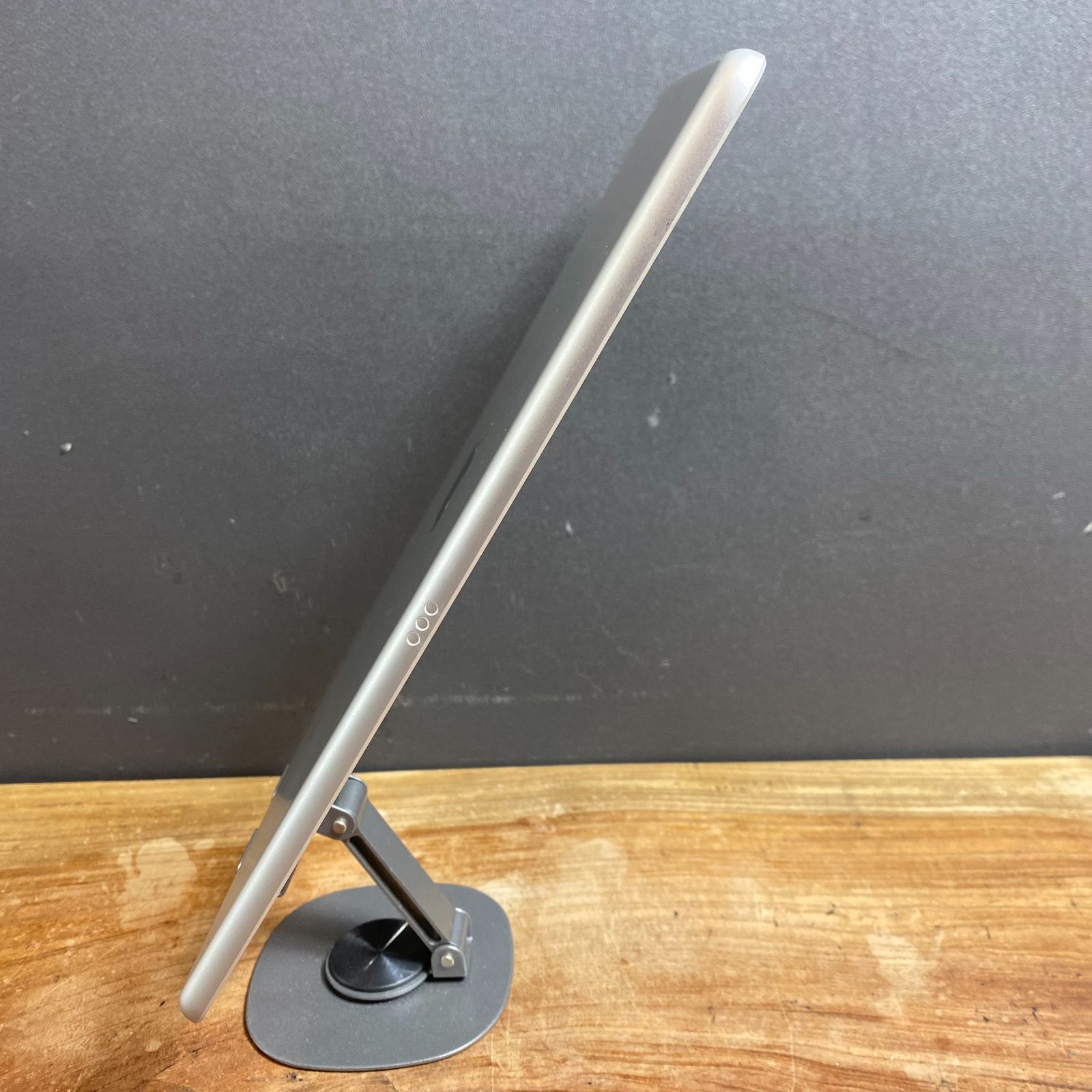 |バッテリー良好 Apple iPad 第7世代 | 32GB | Wi-Fi|シルバー5 VETTDRUCK_DE