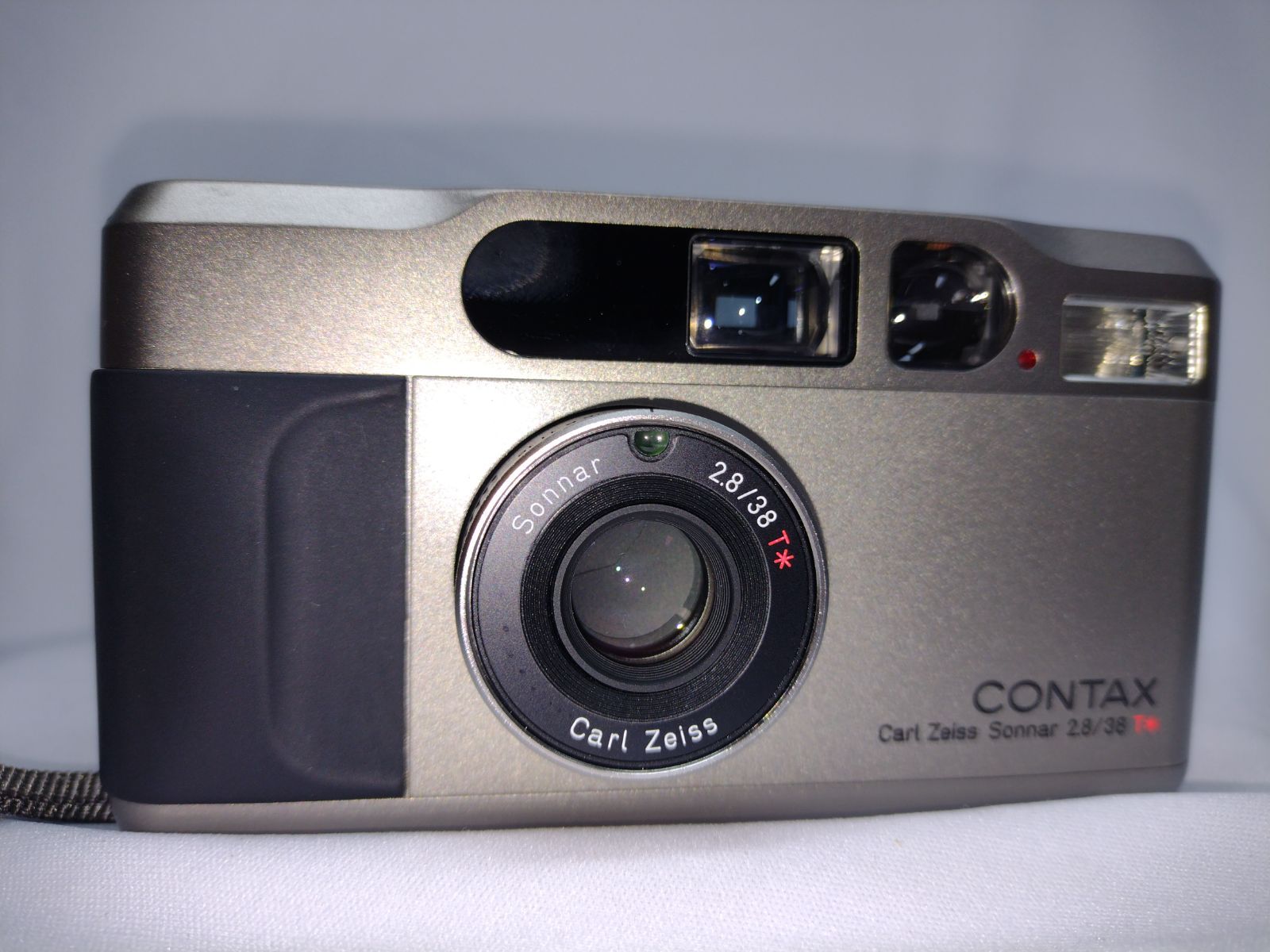 【超美品】コンタックス CONTAX T2 DATA BACK付 CONTAX データバック CX-T2 チタニウムブラック コンタックス T2用