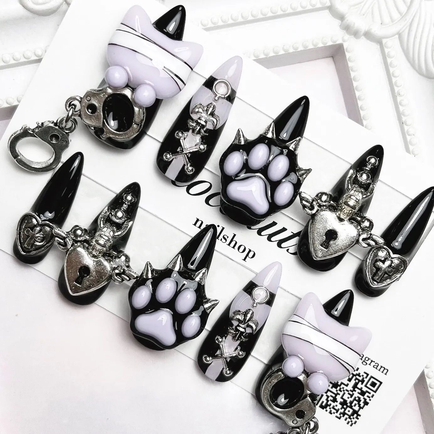 オーダーネイル、地雷系、量産型、サブカル、手錠、ねこ、肉球、ネイル