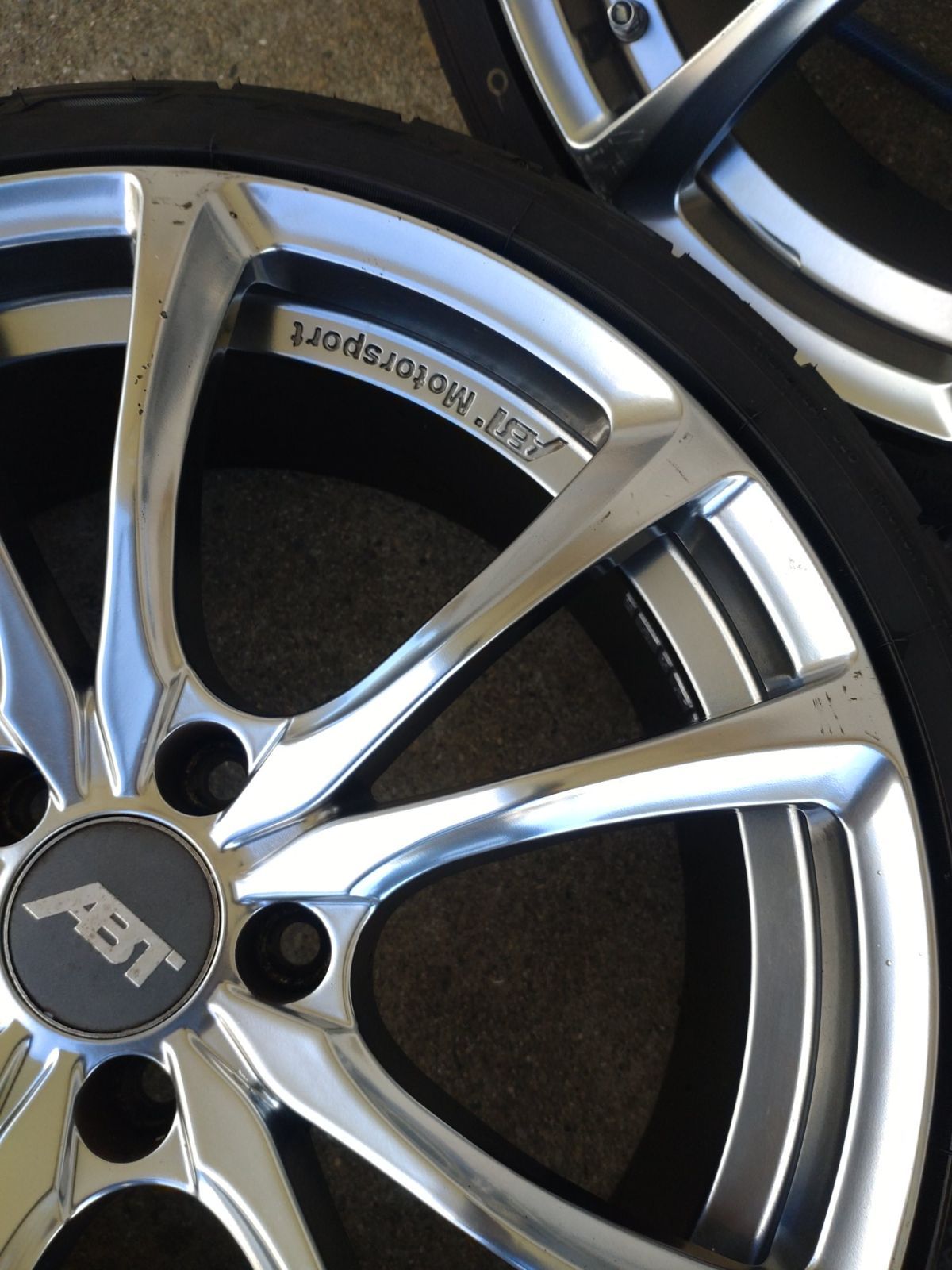 NT555Ｇ2 235|35Ｒ19