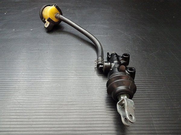 リアブレーキマスターシリンダー F166