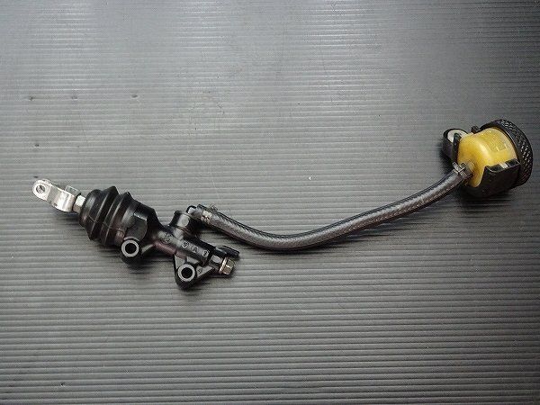 リアブレーキマスターシリンダー F166