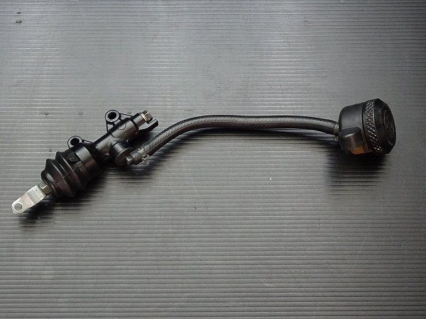 リアブレーキマスターシリンダー F166