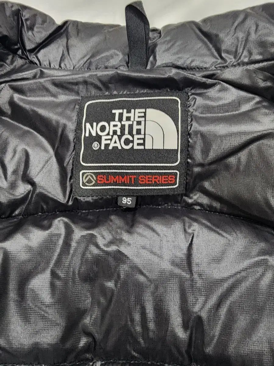 ダウン ブラック